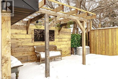 19 Huxley Avenue N, Hamilton, ON - Outdoor