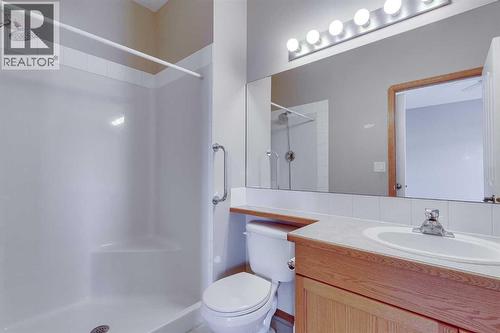 38 Kendrew Drive, Red Deer, AB - Indoor Photo Showing Bathroom