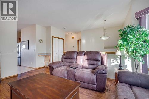 38 Kendrew Drive, Red Deer, AB - Indoor Photo Showing Living Room