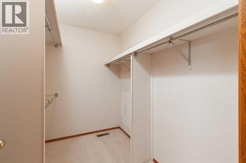 39 Signature Mews Sw, Calgary, AB - Indoor With Storage