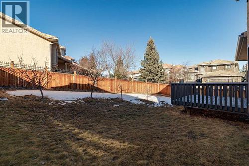 39 Signature Mews Sw, Calgary, AB - Outdoor