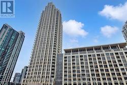 722 - 628 FLEET STREET  Toronto, ON M5V 1A8