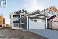 566 Malahat Green W  Lethbridge, AB T1J 5H1