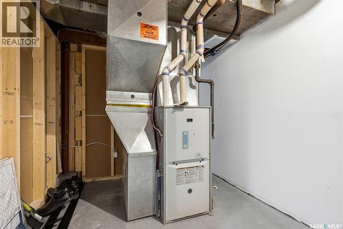 4124 4Th Avenue, Regina, SK - Indoor