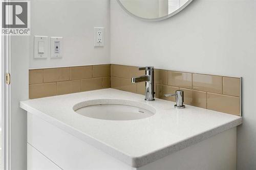 94 Cornerbrook Crescent Ne, Calgary, AB - Indoor Photo Showing Bathroom