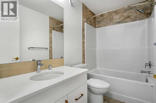 94 Cornerbrook Crescent Ne, Calgary, AB - Indoor Photo Showing Bathroom