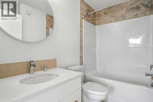 94 Cornerbrook Crescent Ne, Calgary, AB - Indoor Photo Showing Bathroom