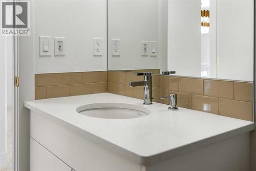 94 Cornerbrook Crescent Ne, Calgary, AB - Indoor Photo Showing Bathroom