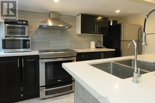 39 Norfolk Avenue, Cambridge, ON - Indoor Photo Showing Kitchen With Double Sink With Upgraded Kitchen