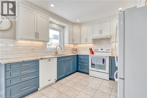 4 Richview Drive, Hamilton, ON - Indoor Photo Showing Kitchen