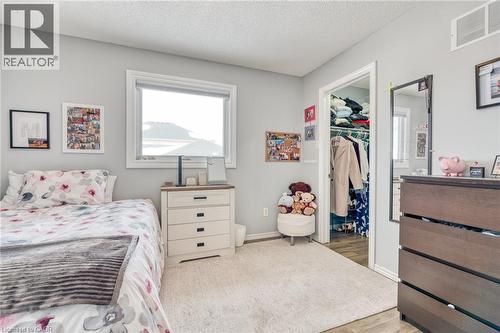 4 Richview Drive, Hamilton, ON - Indoor Photo Showing Bedroom