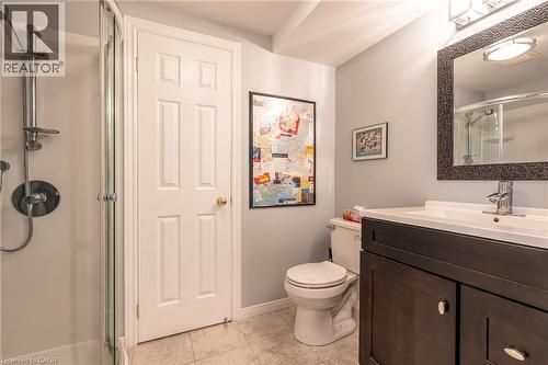 4 Richview Drive, Hamilton, ON - Indoor Photo Showing Bathroom