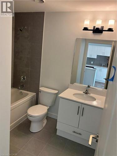 461 Green Road Unit# 607, Hamilton, ON - Indoor Photo Showing Bathroom
