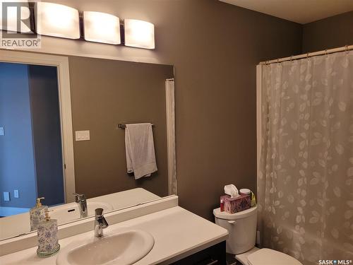 1229 2Nd Avenue N, Saskatoon, SK - Indoor Photo Showing Bathroom