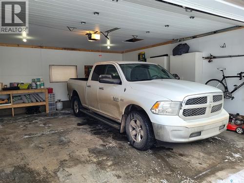 1229 2Nd Avenue N, Saskatoon, SK - Indoor Photo Showing Garage