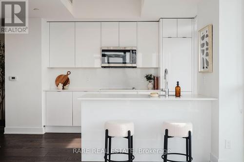 2009 - 181 BEDFORD ROAD  Toronto, ON M5R 0C2