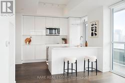 2009 - 181 BEDFORD ROAD  Toronto, ON M5R 0C2