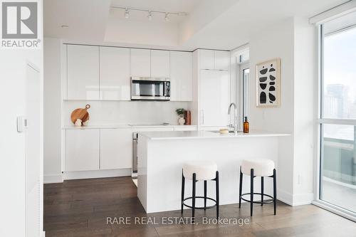 2009 - 181 BEDFORD ROAD  Toronto, ON M5R 0C2