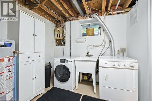 479 Blathwayte Lane, Burlington, ON - Indoor Photo Showing Laundry Room