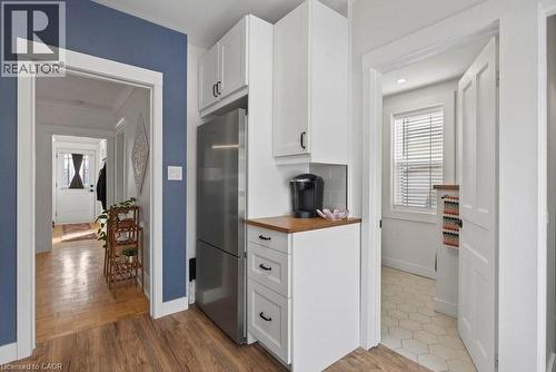 19 Huxley Avenue N, Hamilton, ON - Indoor