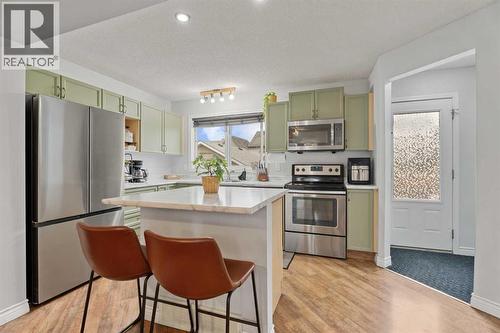 242 Elgin Place Se, Calgary, AB - Indoor Photo Showing Kitchen