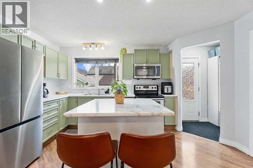 242 Elgin Place Se, Calgary, AB - Indoor Photo Showing Kitchen