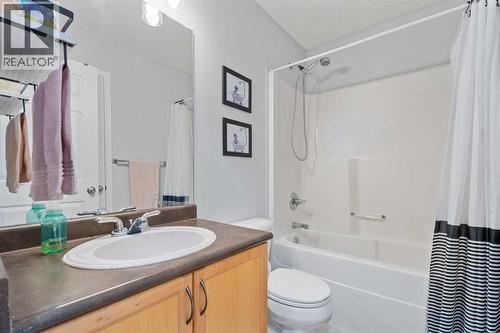 242 Elgin Place Se, Calgary, AB - Indoor Photo Showing Bathroom