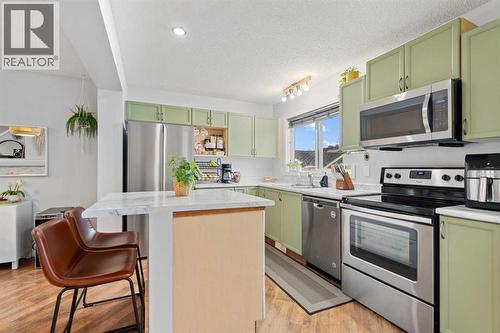 242 Elgin Place Se, Calgary, AB - Indoor Photo Showing Kitchen