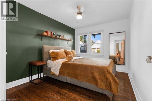 177 Houghton Avenue S, Hamilton, ON - Indoor Photo Showing Bedroom