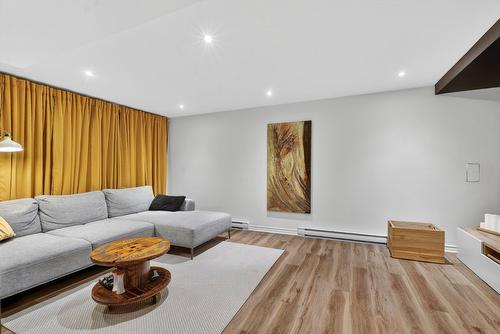 Salle familiale - 522 Rue Lesage, Chambly, QC - Indoor Photo Showing Living Room