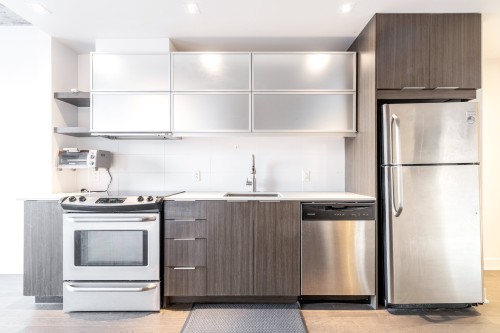 Cuisine - 601B-5077 Rue Paré, Montréal (Côte-Des-Neiges/Notre-Dame-De-Grâce), QC - Indoor Photo Showing Kitchen