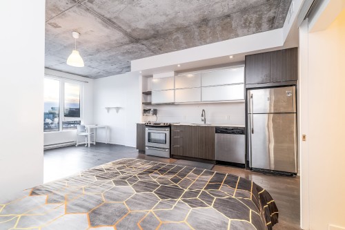 Cuisine - 601B-5077 Rue Paré, Montréal (Côte-Des-Neiges/Notre-Dame-De-Grâce), QC - Indoor Photo Showing Kitchen