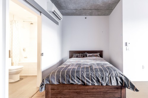 Chambre à coucher - 601B-5077 Rue Paré, Montréal (Côte-Des-Neiges/Notre-Dame-De-Grâce), QC - Indoor Photo Showing Bedroom