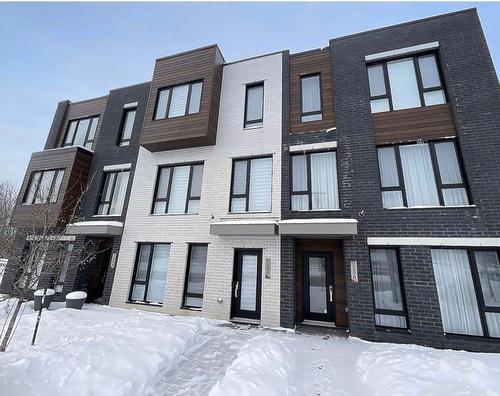 Frontage - 7352 Boul. Des Laurentides, Laval (Auteuil), QC 
