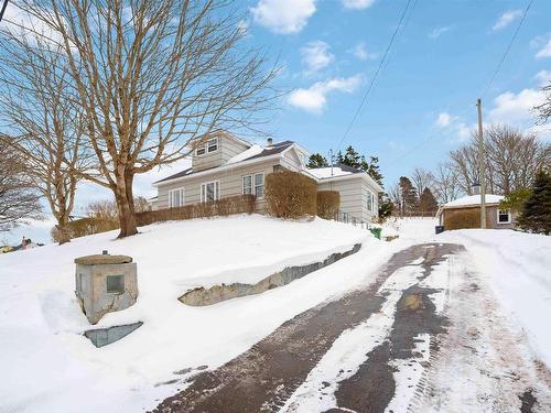 722 Highway 1, Hebron, NS 