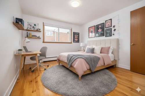 Chambre à coucher - 8502 Rue Chauveau, Montréal (Saint-Léonard), QC - Indoor Photo Showing Bedroom