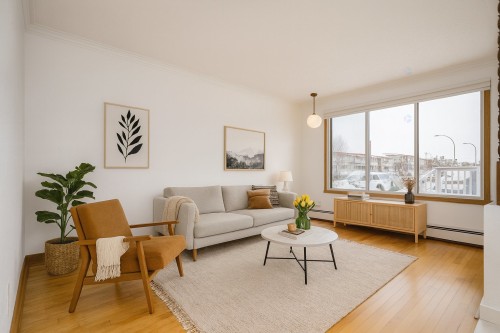 Salon - 8502 Rue Chauveau, Montréal (Saint-Léonard), QC - Indoor Photo Showing Living Room