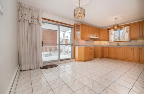 Cuisine - 8502 Rue Chauveau, Montréal (Saint-Léonard), QC - Indoor Photo Showing Kitchen