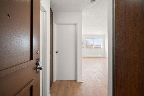 Hall d'entrée/Vestibule - 403C-11750 Boul. De Pierrefonds, Montréal (Pierrefonds-Roxboro), QC - Indoor Photo Showing Other Room