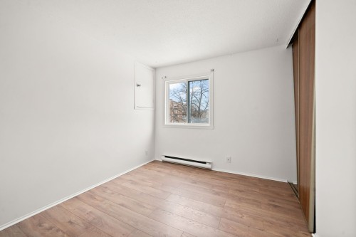 Chambre à coucher principale - 208C-11750 Boul. De Pierrefonds, Montréal (Pierrefonds-Roxboro), QC - Indoor Photo Showing Other Room