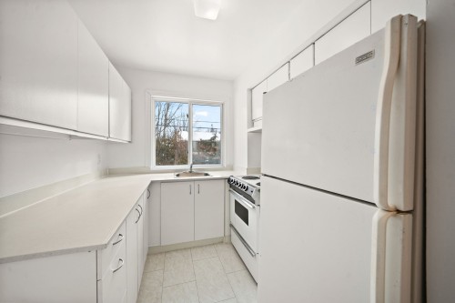 Cuisine - 208C-11750 Boul. De Pierrefonds, Montréal (Pierrefonds-Roxboro), QC - Indoor Photo Showing Kitchen