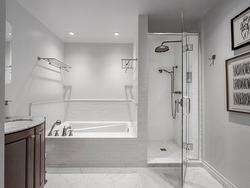 Salle de bains attenante à la CCP - 