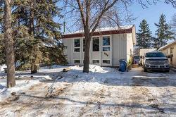 134 Nutley CIR  Winnipeg, MB R2N 1S3