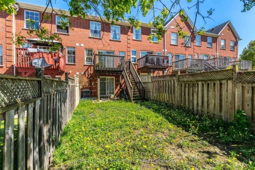 11 Exchequer Place, Toronto, ON - Outdoor