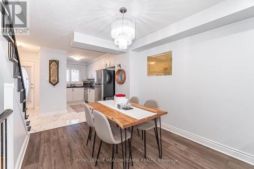 15B - 5865 Dalebrook Crescent, Mississauga, ON - Indoor Photo Showing Dining Room
