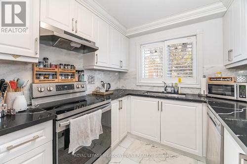 15B - 5865 Dalebrook Crescent, Mississauga, ON - Indoor Photo Showing Kitchen