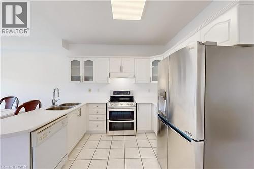 6509 Valiant Heights, Mississauga, ON - Indoor Photo Showing Kitchen With Double Sink