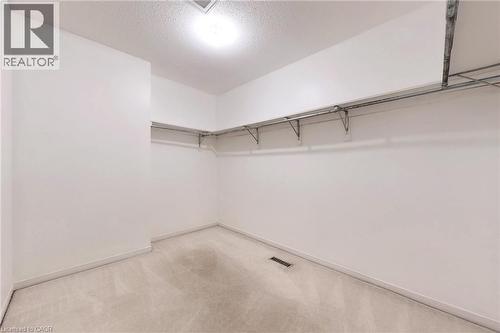 6509 Valiant Heights, Mississauga, ON - Indoor With Storage