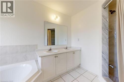 6509 Valiant Heights, Mississauga, ON - Indoor Photo Showing Bathroom