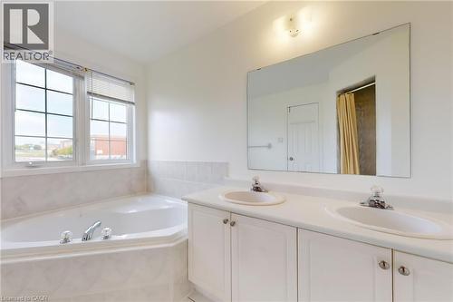 6509 Valiant Heights, Mississauga, ON - Indoor Photo Showing Bathroom